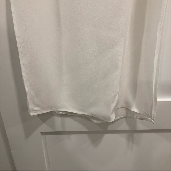 Gilbert white tunic. Use as a top or bathing suit wrap. Size small. - Picture 5 of 10